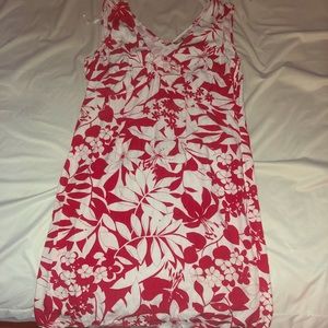 Hawaiian style dress in flattering shape!